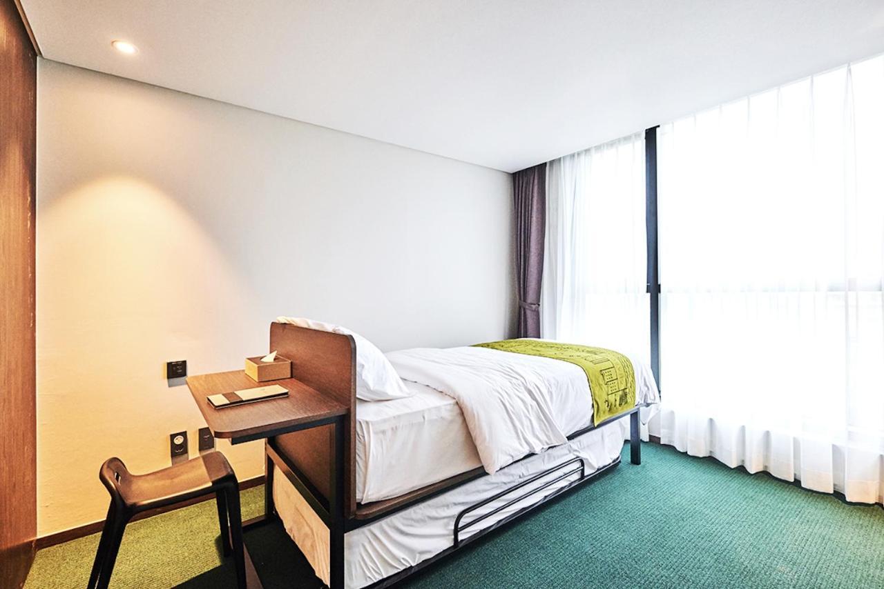 Jeju Pureun Hotel Согвипхо Экстерьер фото